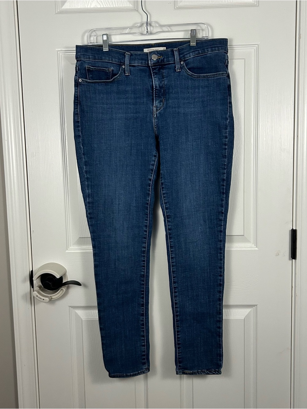 Levi's 311 Shaping Skinny Jeans Women’s Size 32 Dark Wash